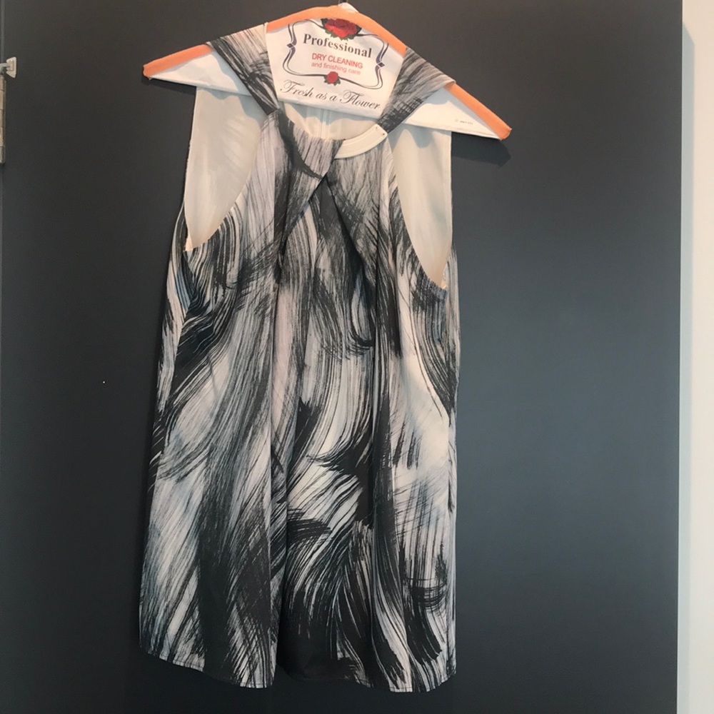 A beautiful Lafayette top